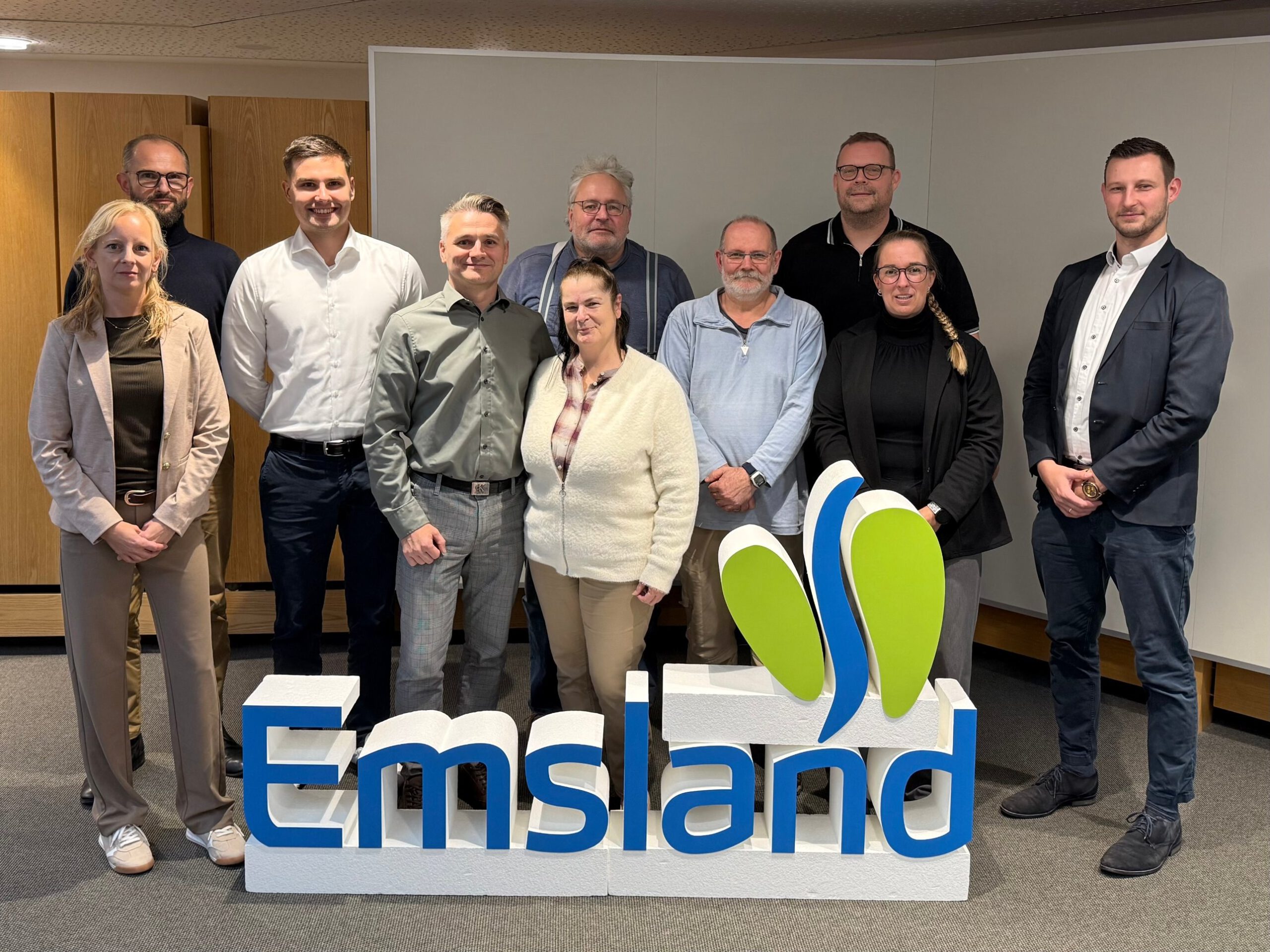 Die Mitglieder der neuen AfD-Fraktion im Kreistag Emsland nach der Gründung im Kreishaus in Meppen.
